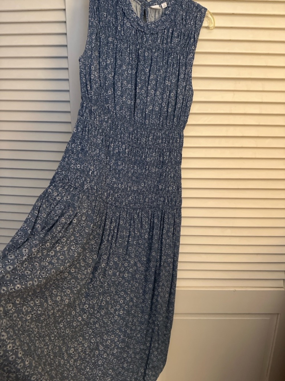 Gap Blue Floral Smocked Waist Midi Dress Sleeveless Ruffle Neck M - Picture 7 of 10
